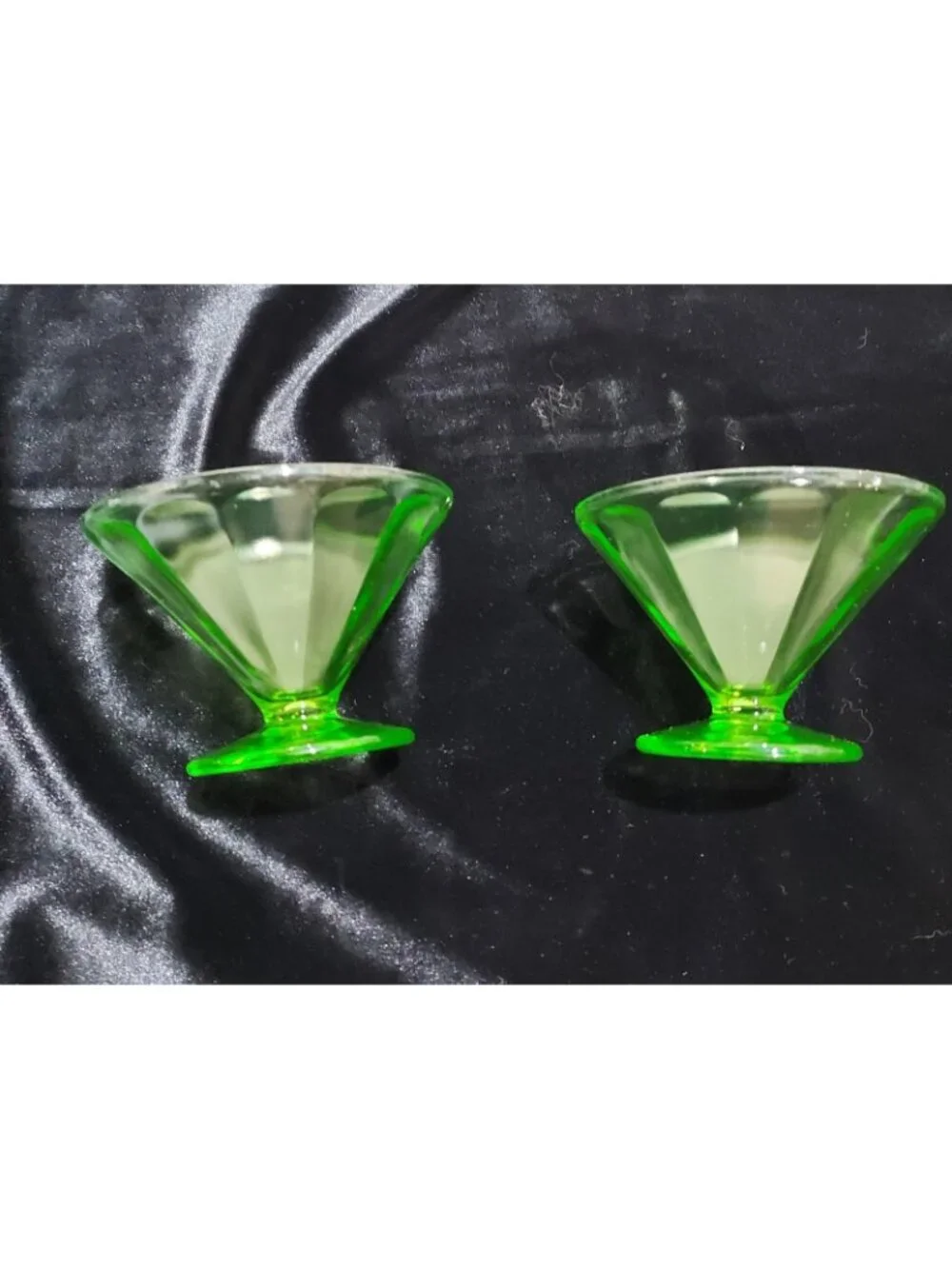 Federal Glass Company Pudding Custard Sherbet 2 Cups Glowy Depression Green - Picture 9 of 16